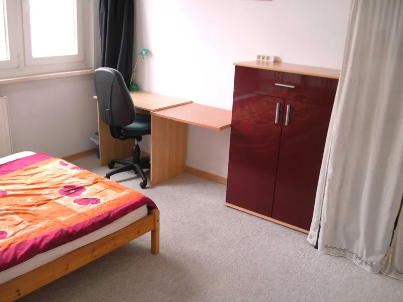 Furnished room in shared flat (WG), next to U/S-Bahn, Oct–Apr — photo 1